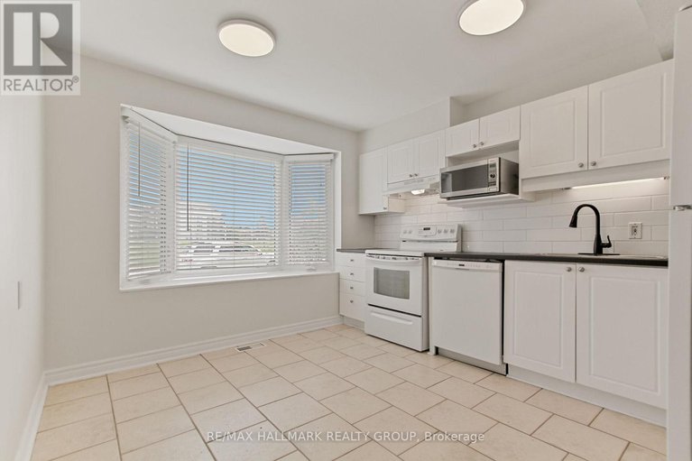 28491810/1326-morrison-drive/redwood-park/ottawa/ontario/K2H7L9_9