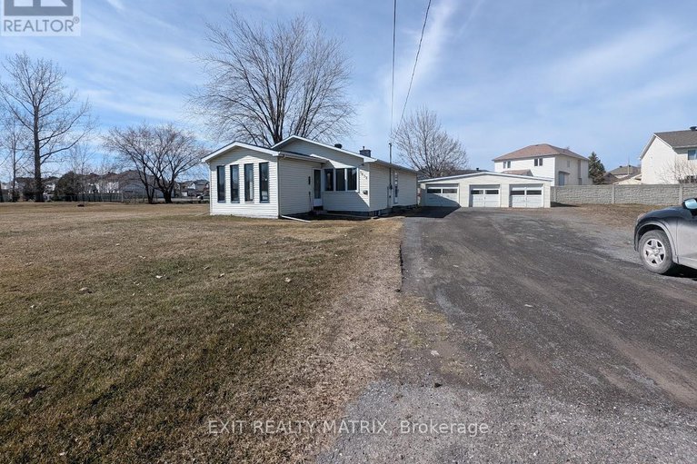 27992134/1632-trim-road/fallingbrookpineridge/ottawa/ontario/K4A3P8_1