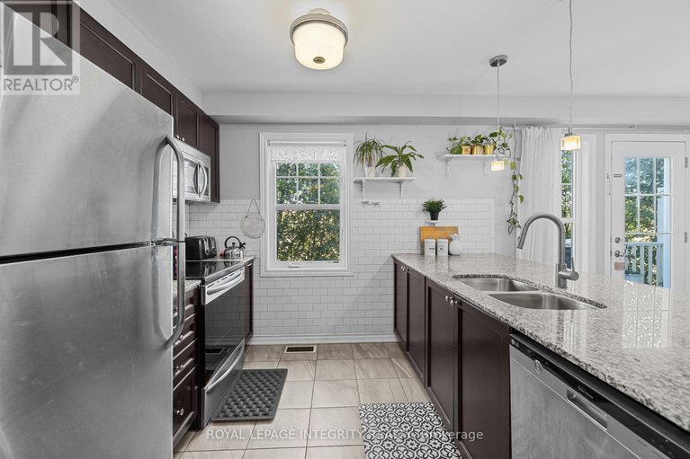 29275909/211-bensinger-way/stittsville-north/ottawa/ontario/K2S0P1_12