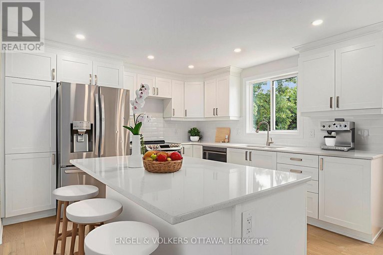 28939976/123-tripp-crescent/pheasant-run/ottawa/ontario/K2J1M5_4