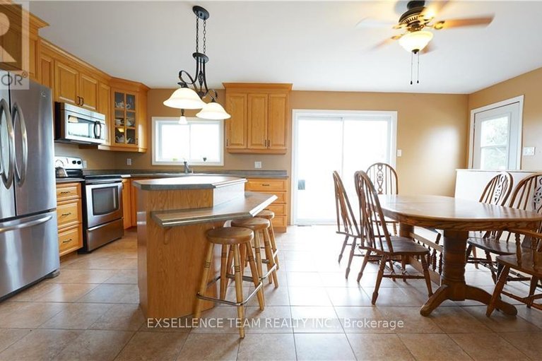 25566557/19100-kenyon-conc-rd-7-road/north-glengarry-kenyon-twp/north-glengarry/ontario/K0C1A0_5