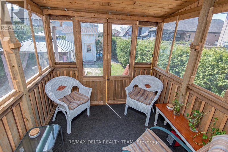 29649021/892-beauchamp-avenue/hiawatha-parkconvent-glen/ottawa/ontario/K1C3A7_35