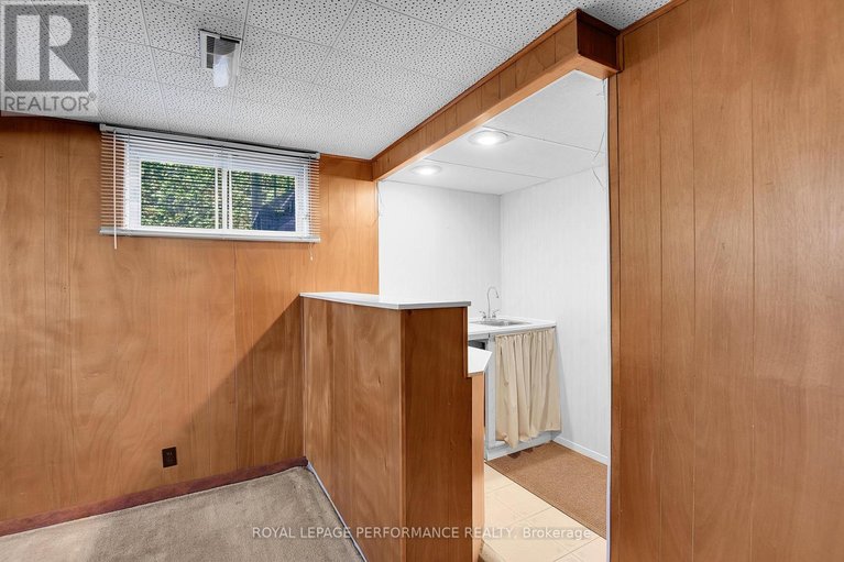 29636837/1582-digby-street/riverview-park/ottawa/ontario/K1G0P6_32