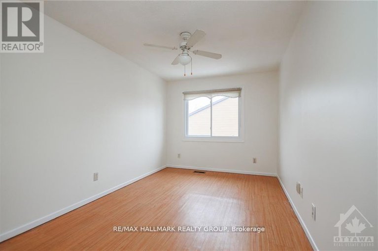 29297521/2088-orient-park-drive/blackburn-hamlet-south/ottawa/ontario/K1B4V9_24