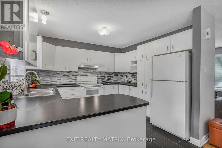 28762033/534-de-la-bergerie-road/lorignal/champlain/ontario/K0B1K0_12