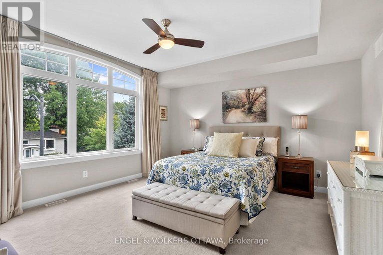 28806486/27-esquimault-avenue/bruce-farmgraham-parkqualicumbellands/ottawa/ontario/K2H6Z4_25
