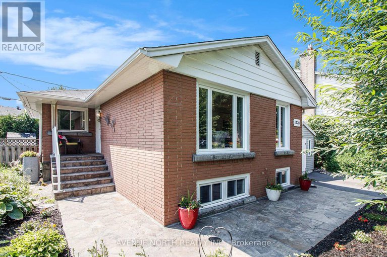 28616382/1228-amesbrooke-drive/copeland-park/ottawa/ontario/K2C2E6_4