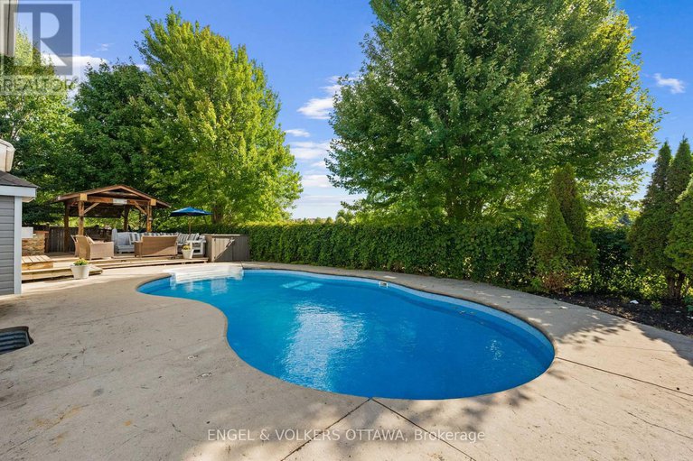 28760668/98-anfield-crescent-e/barrhaven-east/ottawa/ontario/K2G7B7_40