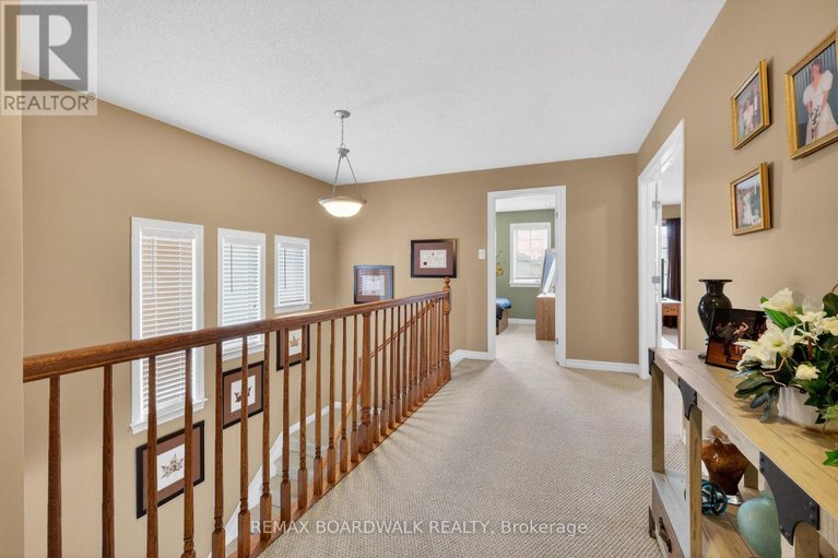 29627313/241-denali-way/stittsville-north/ottawa/ontario/K2S0N1_18