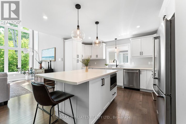 28381839/156-hybrid-street/embrun/russell/ontario/K0A1W0_20