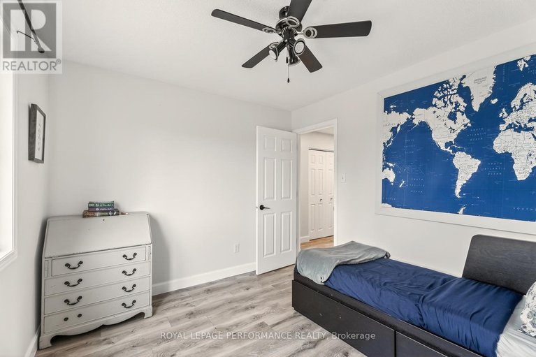 29572536/1820-mccallum-drive/fallingbrookgardenway-south/ottawa/ontario/K4A3T7_34