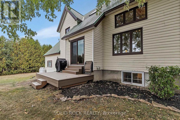 28914733/6800-dwyer-hill-road/rideau-twp-s-of-reg-rd-6-w-of-mccordick-rd/ottawa/ontario/K7A4S6_8