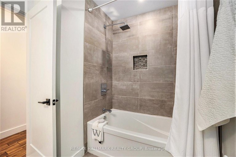 28815928/70-varley-drive/beaverbrook/ottawa/ontario/K2K1H2_15