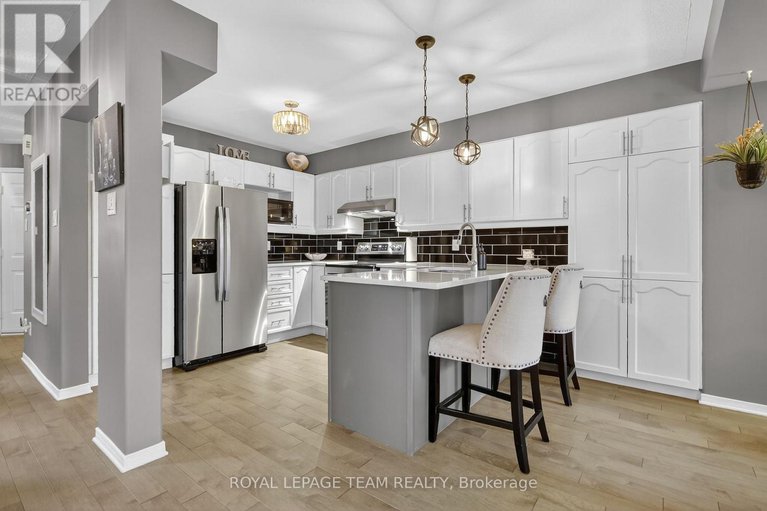 29115159/7-newcastle-avenue/morgans-grantsouth-march/ottawa/ontario/K2K2R2_15