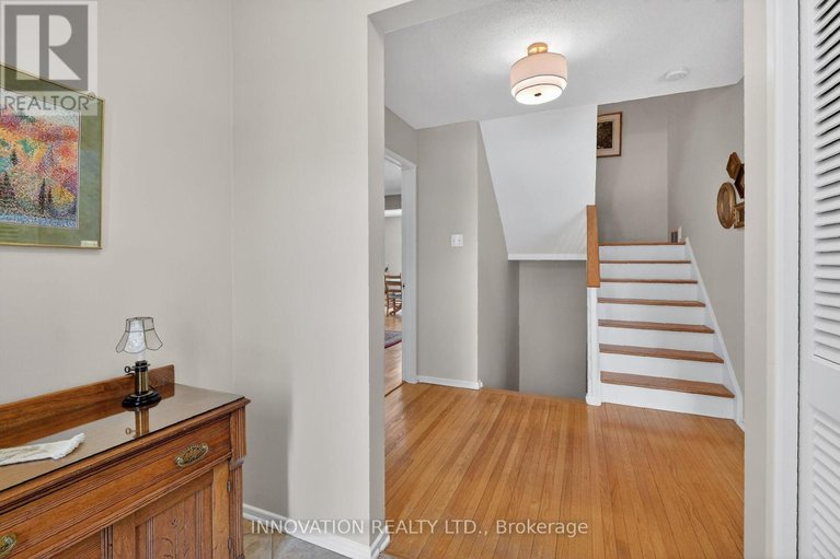 29490133/54-selwyn-place-w/beaverbrook/ottawa/ontario/K2K1P2_4