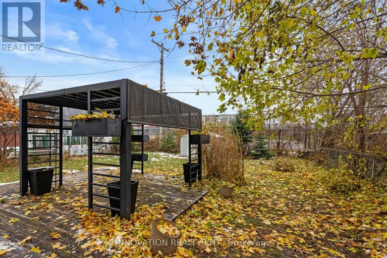 29116393/542-wolffdale-crescent/overbrookcastle-heights/ottawa/ontario/K1K1N5_42