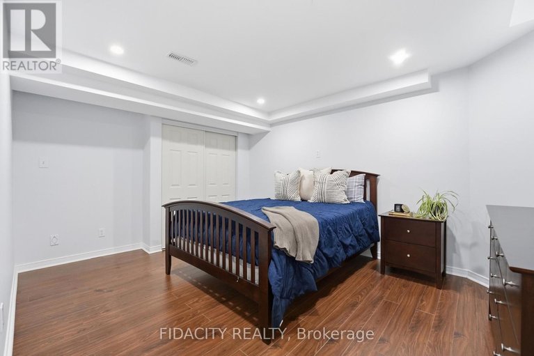 29688252/78-black-bear-way/stittsville-south/ottawa/ontario/K2S2G7_34