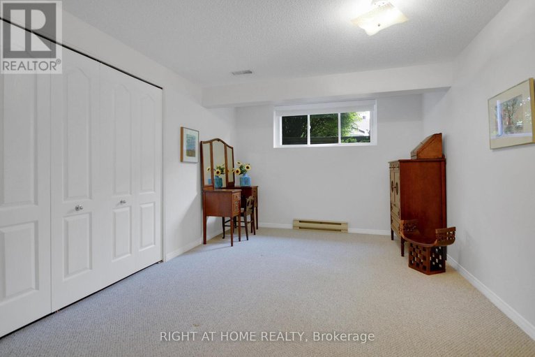 28554308/101-darlington-private/hunt-clubwestern-community/ottawa/ontario/K1V0X8_28
