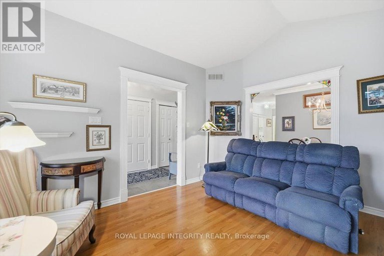 29339482/1030-valin-street/fallingbrookgardenway-south/ottawa/ontario/K4A4X7_8