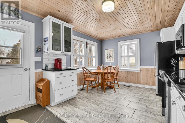 29413617/489-fred-street/winchester/north-dundas/ontario/K0C2K0_17