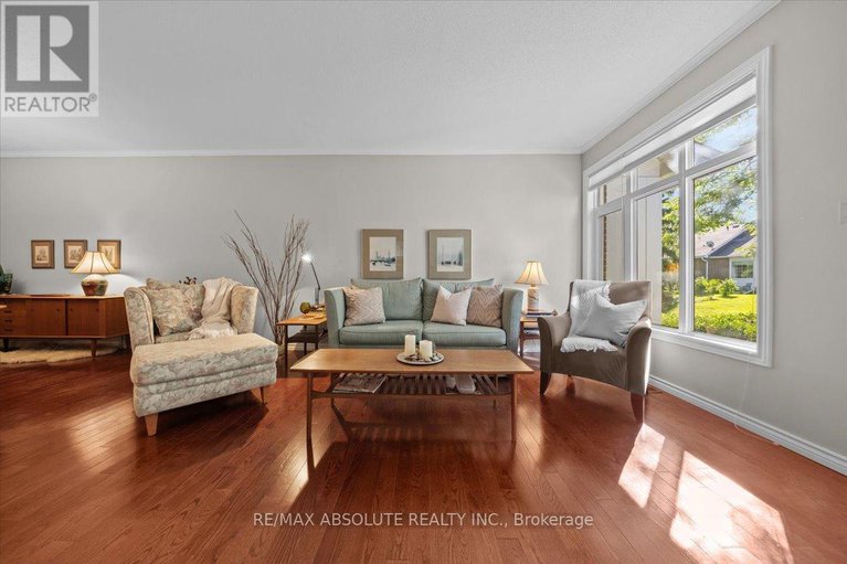 28645750/8-pine-needles-court/stittsville-central/ottawa/ontario/K2S1G5_18