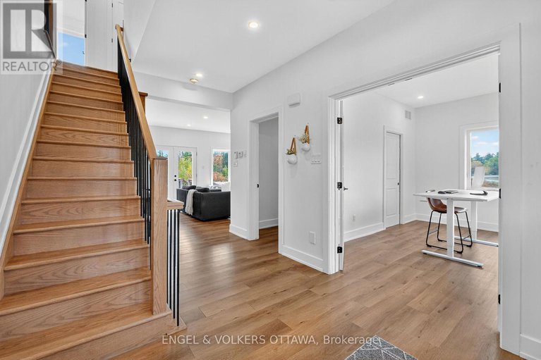 29060729/57-paul-a-bertrand-drive/mcnabbraeside-twps/mcnabbraeside/ontario/K7S3G8_31