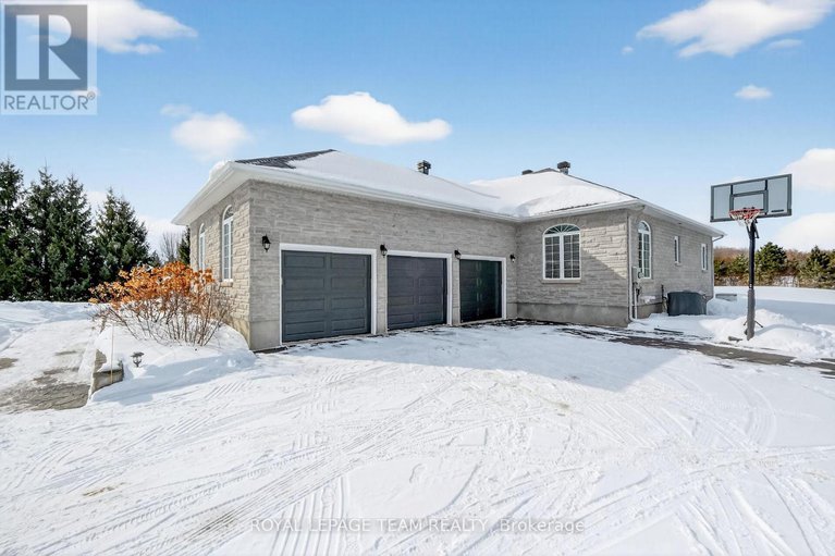 29379495/1611-landel-drive/rural-kanata-central/ottawa/ontario/K2W1C2_5