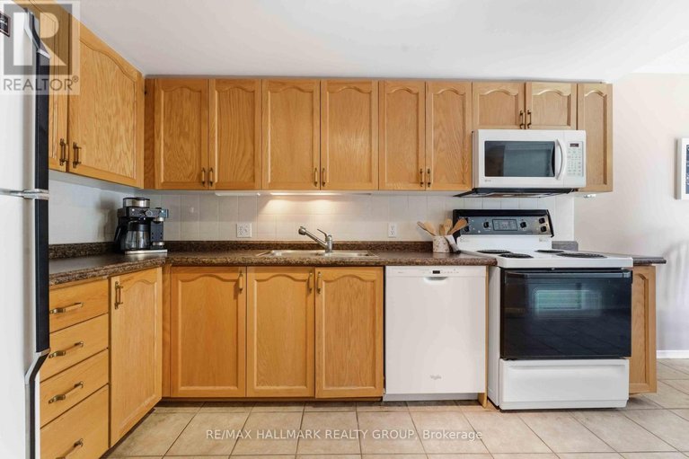 29677267/1660-locksley-lane/beaconwood/ottawa/ontario/K1J1B6_18