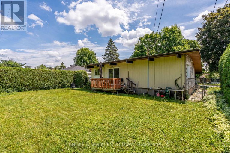 28589619/941-cromwell-drive/riverside-park/ottawa/ontario/K1V6K3_24