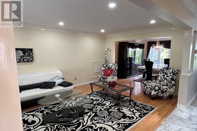 28486818/32-cellini-court-w/hunt-club-park/ottawa/ontario/K1G5K3_8