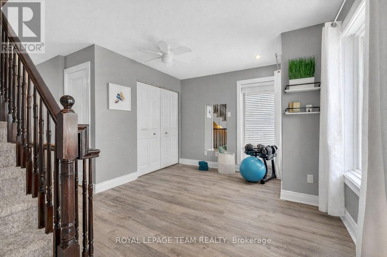 29501223/a-142-a-queen-mary-street/overbrookcastle-heights/ottawa/ontario/K1K1X5_23