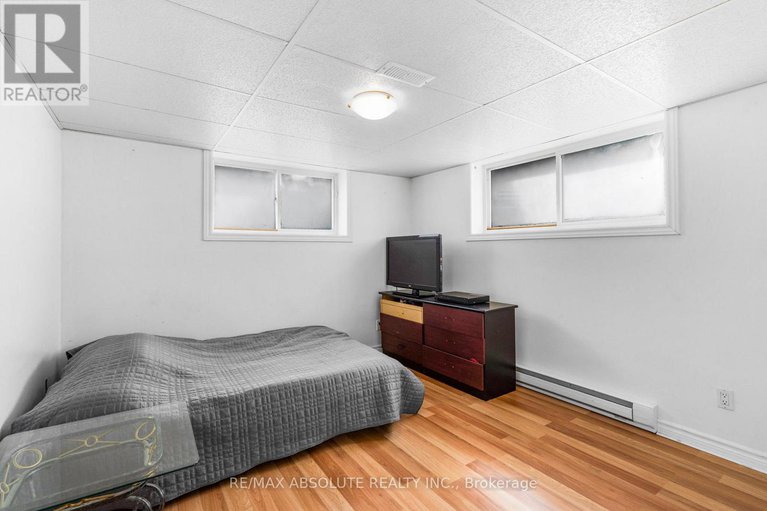 28345912/1727-chene-street/town-of-rockland/clarence-rockland/ontario/K4K1K5_26