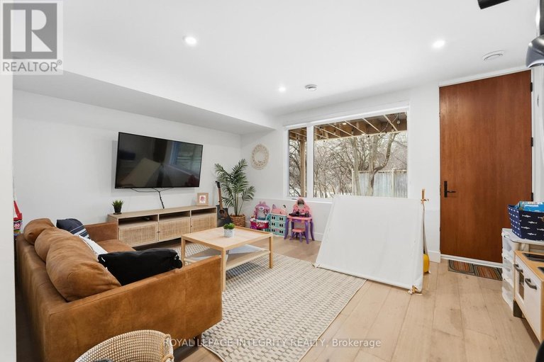 29571259/221-wesley-avenue/westborohampton-park/ottawa/ontario/K1Z7A2_29