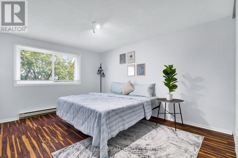 28449355/l-5-banner-road/sheahan-estatestrend-village/ottawa/ontario/K2H8T3_15
