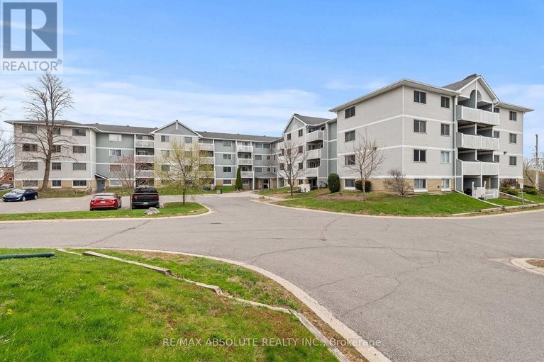 29671420/415-216-viewmount-drive/borden-farmstewart-farmcarleton-heightsparkwood-hills/ottawa/ontario/K2E7X4_1