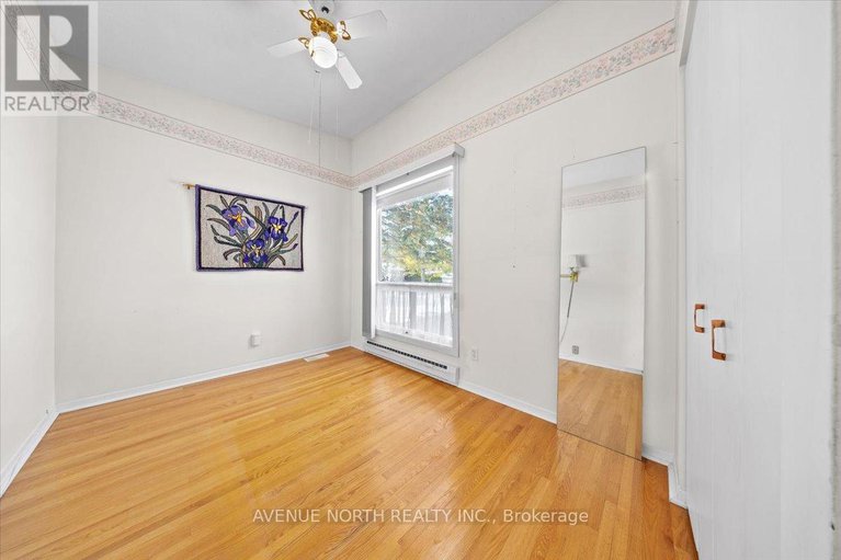 29292329/24-parkmount-crescent/sheahan-estatestrend-village/ottawa/ontario/K2H5T4_21