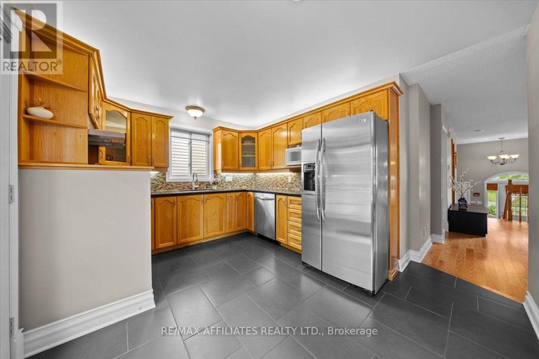 28623558/1694-toulouse-crescent/orleanssunridge/ottawa/ontario/K1C6K3_15