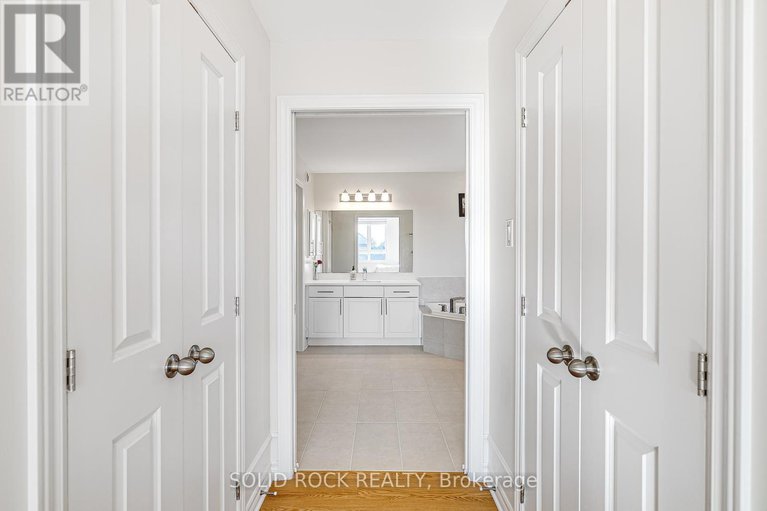 28804205/326-memorial-grove/riverside-southgloucester-glen/ottawa/ontario/K1X0C8_26