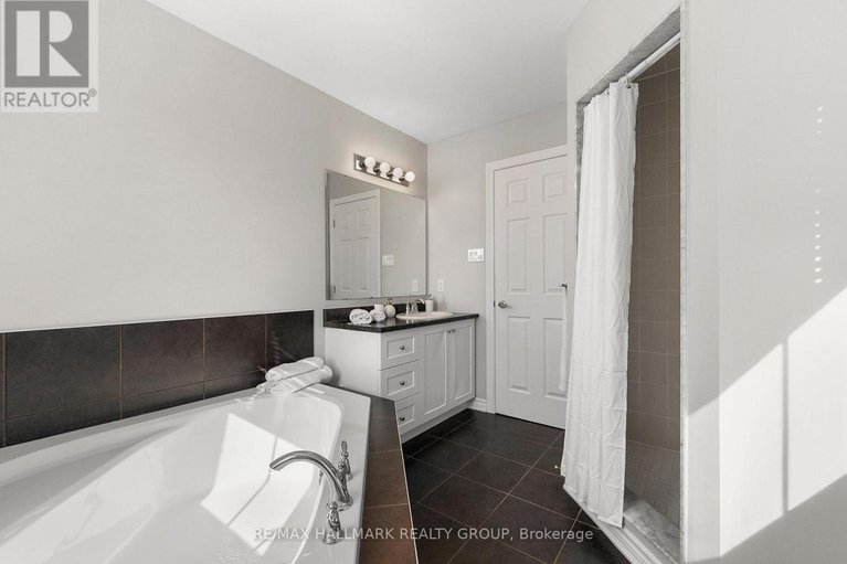 29406515/403-brigatine-avenue/stittsville-north/ottawa/ontario/K2S0P7_26