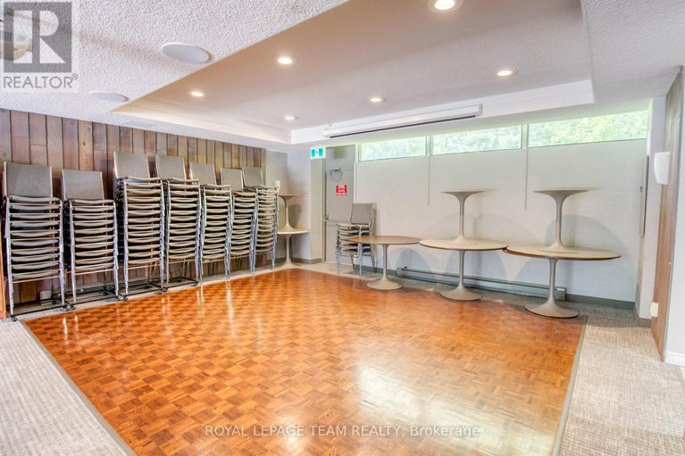 29296783/2006-1195-richmond-road/woodroffe/ottawa/ontario/K2B8E4_27