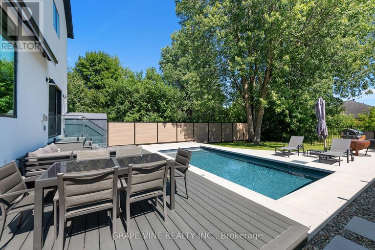 29295931/1108a-falaise-road/borden-farmstewart-farmcarleton-heightsparkwood-hills/ottawa/ontario/K2E6R2_41