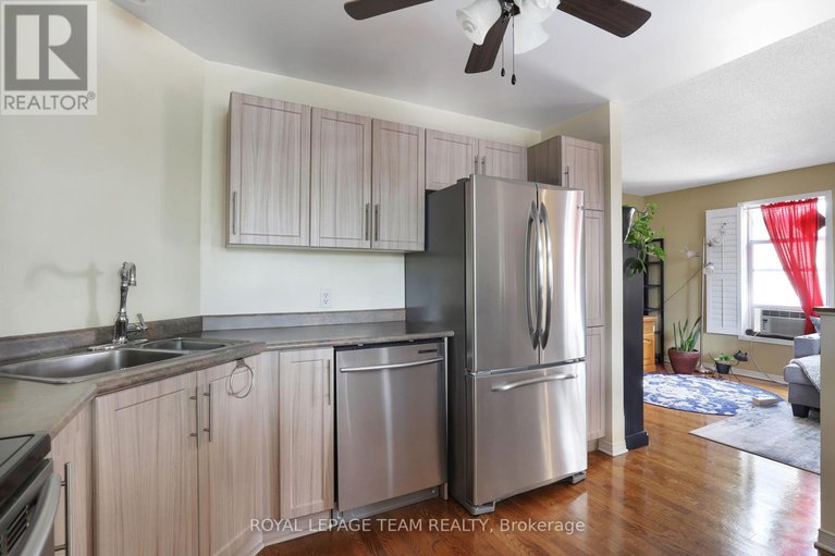 28924871/11-saffron-court/longfields/ottawa/ontario/K2J4R7_8