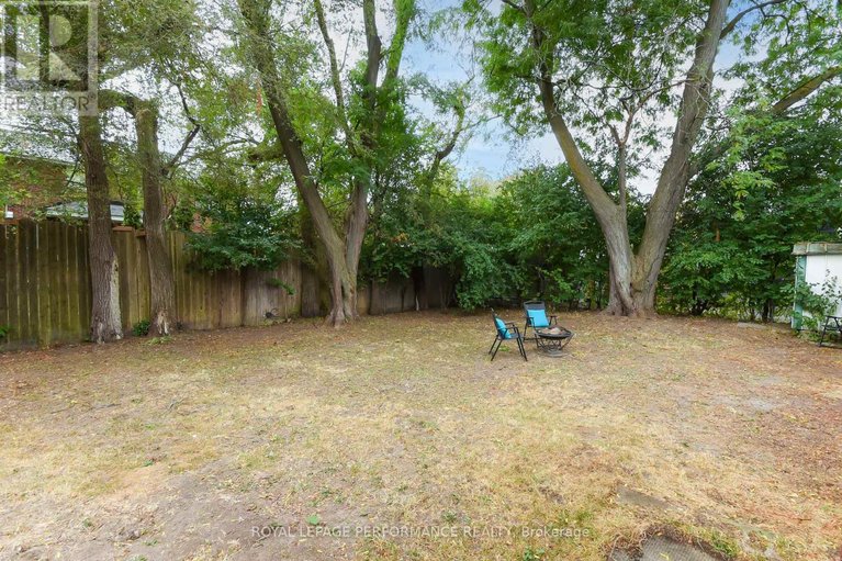 29565528/274-queen-mary-street/overbrookcastle-heights/ottawa/ontario/K1K1X2_36