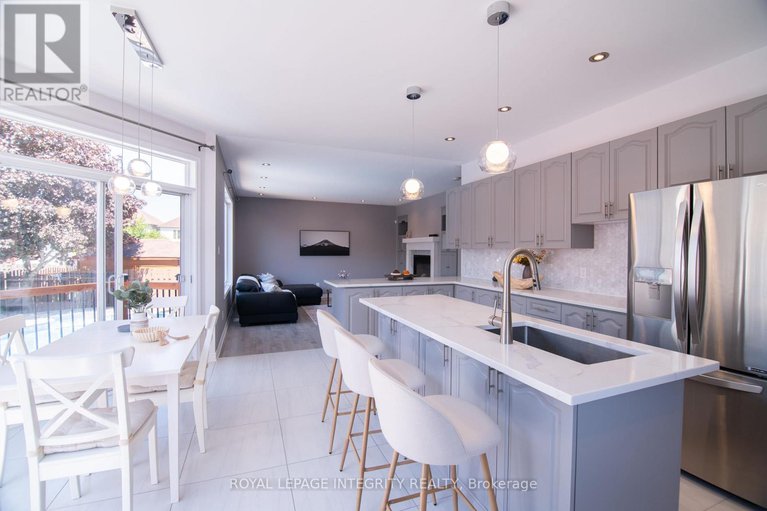 29191468/34-keighley-circle/morgans-grantsouth-march/ottawa/ontario/K2K3H8_18