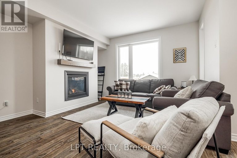 29305394/618-fisher-street/north-grenville-twp-kemptville-south/north-grenville/ontario/K0G1J0_6