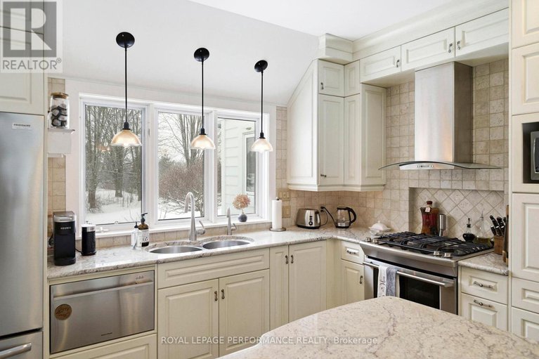 29401324/18537-stonehouse-point-road/south-glengarry-charlottenburgh-twp/south-glengarry/ontario/K6H5R5_7