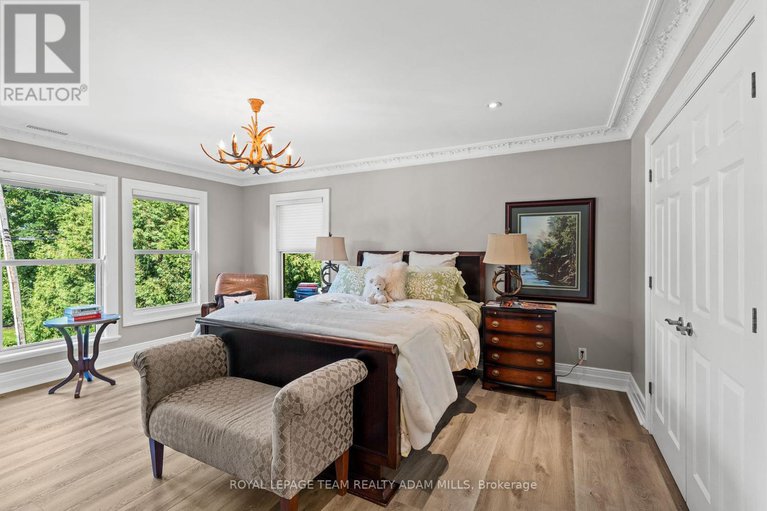 28557941/2330-summerside-drive/manotick-east-to-manotick-station/ottawa/ontario/K4M1B4_28