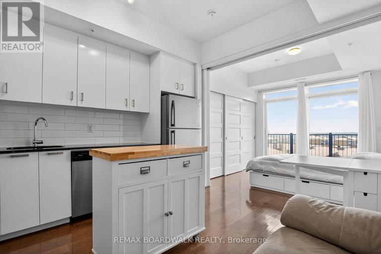 29379158/416-2785-baseline-road/redwood-park/ottawa/ontario/K2H0B7_25