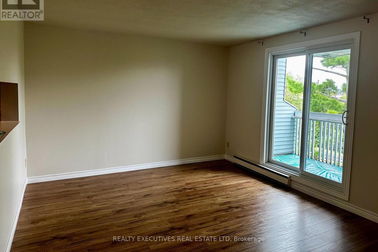 28795626/408-214-viewmount-drive/borden-farmstewart-farmcarleton-heightsparkwood-hills/ottawa/ontario/K2E7X3_6