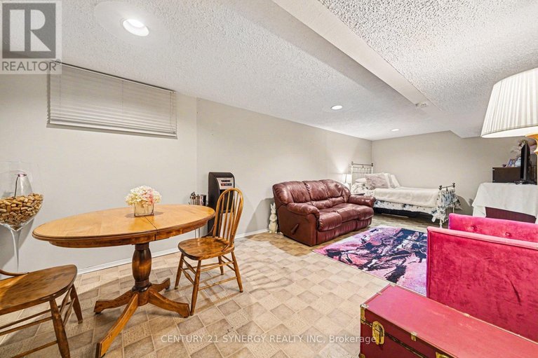 29677664/2428-blackstone-crescent/sheffield-glenindustrial-park/ottawa/ontario/K1B4H2_23